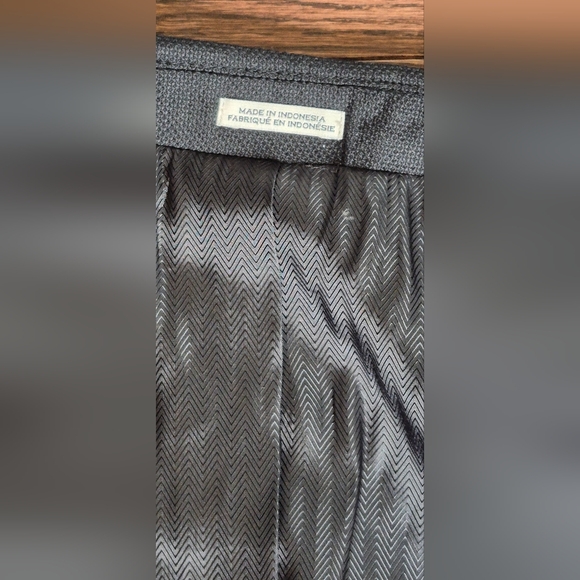 Joseph Abboud Men's Elegant Black Blazer - Picture 11 of 12